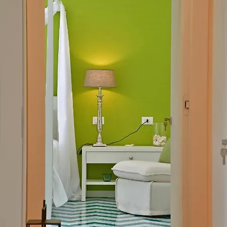 La Casa Di Joy -Luxury Suites Bed & Breakfast *