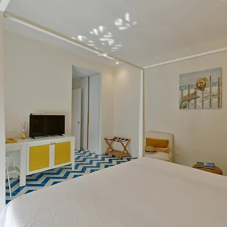La Casa Di Joy -Luxury Suites Bed & Breakfast