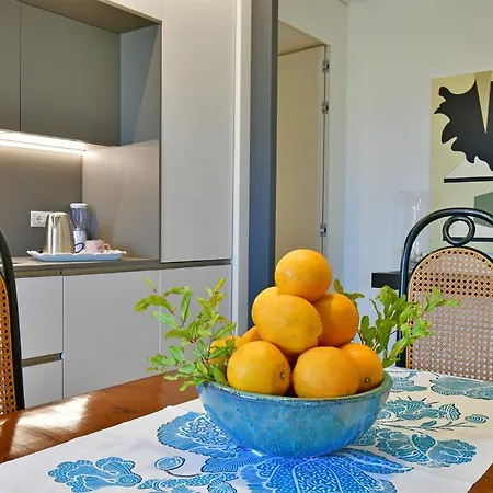 La Casa Di Joy -Luxury Suites Bed & Breakfast